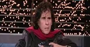 الدكتور على حميدة، من مواليد عام 1948 بمحافظة مطروح، وتربى وشب وتعلم على أرض مطروح، ثم التحق بمعهد الفنون الموسيقية وحصل على درجة الدكتوراة في الفنون، وأشهر البوماته الغنائية لولاكي وذاع صيته خلال التسعينات. Ø¹Ù„Ù‰ Ø­Ù…ÙŠØ¯Ø© Ù„Ù€ Ø¢Ø®Ø± Ø§Ù„Ù†Ù‡Ø§Ø± Ù„ÙˆÙ„Ø§ÙƒÙ‰ Ø­Ù‚Ù‚Øª 80 Ù…Ù„ÙŠÙˆÙ† Ø¬Ù†ÙŠÙ‡ Ø¥ÙŠØ±Ø§Ø¯Ø§Øª ÙˆÙ‚Øª Ù†Ø²ÙˆÙ„Ù‡Ø§ Ø§Ù„ÙŠÙˆÙ… Ø§Ù„Ø³Ø§Ø¨Ø¹