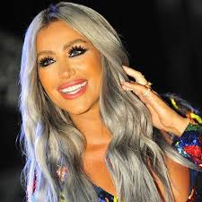أحيا النجم عمرو دياب حفل غنائي مميز في jeddah super dome أكبر قبة في العالم والتي تم افتتاحها أخيراً، ليكون حفل دياب هو الأول فيها من تنظيم الشركة السعودية العا Maya Diab Ù…Ø§ÙŠØ§ Ø¯ÙŠØ§Ø¨ Hair Hair Makeup Blonde Hair