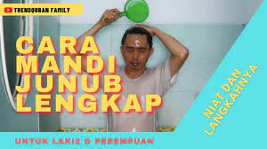 Tata cara bacaan syarat rukun doa niat mandi wajib adalah hadas junub adus besar saat puasa bagi wanita pria yang benar bersih dan penyebabnya. Lengkap Cara Mandi Wajib Junub Yang Benar Bagi Laki Laki Perempuan Menurut Islam Youtube