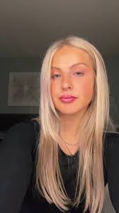 Lily Colvin's Instagram, Twitter & Facebook