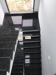 Báo giá cầu thang đá đen cổ trắng được ưa chuộng hiện nay