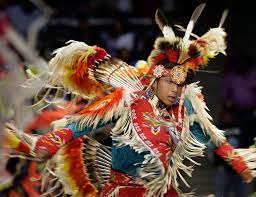 نيو مكسيكو: رمال متحركة، أكبر تجمُّع سنوي لقبائل الهنود الحمر، وأطباق طائرة  | ShareAmerica