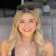 Sydney Callender's Instagram, Twitter & Facebook