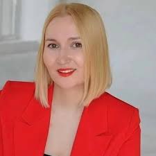 Я в Италию поехала одна. И познакомилась там с 2 девочками. Дружим с ними.  Прошло много лет)