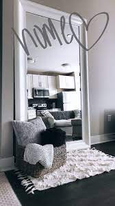 Awesome 50 Simple Apartment Decor Ideas On A Budget More At Https Trendecorist Com Simple Apartment Decor Future Apartment Decor First Apartment Decorating