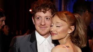 How Ariana Grande Went From Nickelodeon Star to Pop Icon