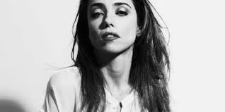 Mariannela Cataño se sumerge en YouTube