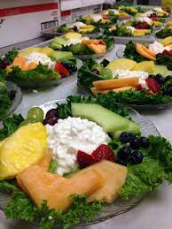 A Cottage Cheese And Fresh Fruit Plates Food Food Plating Cottage Cheese