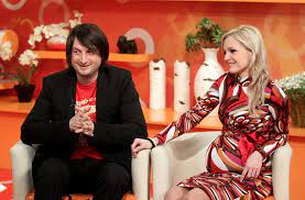 Edvin marton is an emmy award winning violinist and composer who has captured the hearts of audiences on 5 continents. Fiut Varnak Hatalmas Terhespocakkal Is Gyonyoru Edvin Marton Felesege Hazai Sztar Femina