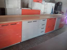 La mesa debe ser funcional y al mismo tiempo contar con materiales durables y fáciles de limpiar, ya que los muebles de cocina se ensucian fácilmente. Juan Ulloa Muebles Cocina Closet A Medida Persa Zapadores Conchali Facebook