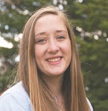 Leann Gomez's Instagram, Twitter & Facebook