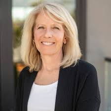 Emerald Hills Agents, 109 Compass Real Estate Agents