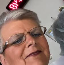 Gloria Jean Barclay, 69, of Taylorville, passed away Sunday, November 4,  2018 at Taylorville Care Center. She was born June 6, 1949 in Pana to the  late John and Lola (Mullens) Broux.