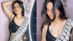 Gandii Baat, Mastram actress Aabha Paul raises the temperature in hot  outfits; videos go viral