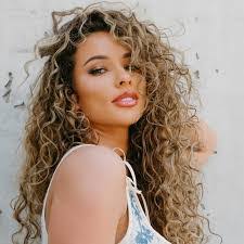 Lola Wood's Instagram, Twitter & Facebook