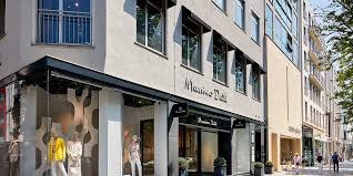 Gezimanya'da düsseldorf hakkında bilgi bulabilir, düsseldorf gezi notlarına, fotoğraflarına, turlarına ve videolarına ulaşabilirsiniz. Luxury Hotels In Konigsallee Dusseldorf Intercontinental Dusseldorf