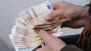 Our currency rankings show that the most popular moldova leu exchange rate is the mdl to eur rate. Furt In ProporÈ›ii Deosebit De Mari La Ialoveni Au Sustras Din LocuinÈ›a Unei BÄƒtrane Zeci De Mii De Euro È™i Lei Mii De Dolari È™i Bijuterii Din Aur Safenews