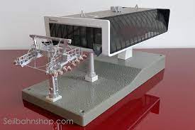 A total of over 100 were installed; Seilbahnshop Jc 82497 H0 Seilbahn D Line Weiss Grau