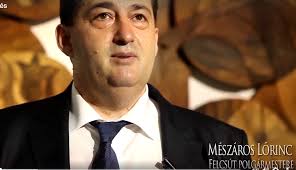 Ebből az alkalomból mészáros lőrinc szavalja el a költő gyermekké tettél című versét orbán viktornak bödőcs tibor humorista legújabb videójában. Bodocs Tibor Egy Zsenialis Videot Tett Kozze Meszaros Lorincrol