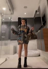 Ness Iconic Women Photo Recreation Pretty Outfits