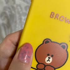 He loves cony who is full of energy, and always there for his little sister choco. Disney Line Friends ãƒ©ã‚¤ãƒ³ãƒ•ãƒ¬ãƒ³ã‚º ãƒ–ãƒ©ã‚¦ãƒ³ Iphone12 ã‚±ãƒ¼ã‚¹ã®é€šè²© By Kirakira ãƒ‡ã‚£ã‚ºãƒ‹ãƒ¼ãªã‚‰ãƒ©ã‚¯ãƒž