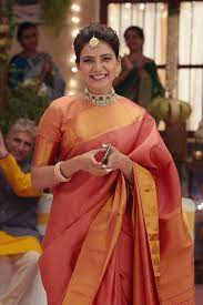 Samantha is one of those very few actresses who can pull of both the chic edgy look as well as a traditional look. 7 Saris Handpicked By Samantha Akkineni That You Can Shop On Myntra Now Vogue India