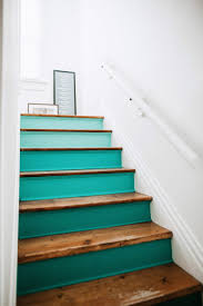 comment repeindre l escalier 10 idees simples et faciles deco maison zenidees escalier peindre escalier bois tapis escalier