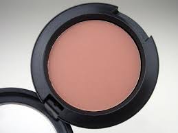 La famosísima (y por desgracia supuestamente descatalogada) 'camel' de bobbi brown, y la nueva sombra de la línea prolongwear que sacó m·a·c en una colección y que afortunadamente se. Mac Office Hours Review Photos Swatches