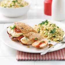 Courge Spaghetti Gratinee Au Poulet Pesto Et Bruschetta 5 Ingredients 15 Minutes Chicken Pizza Stuffed Peppers Pizza Style
