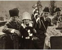 23 Nisan Ozel Mustafa Kemal Ataturk Un Cocuklar Ile Ilgili Soyledigi Yol Gosteren Muhtesem Sozler Derki Com Fotograf Nadide Fotograflar Poertre Resimleri