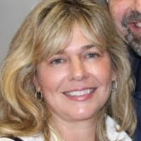 Julie Burdette's Instagram, Twitter & Facebook