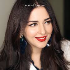 The girl beyond beauty Natasha Lakhani gets hands