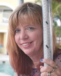 Melanie Hand's Instagram, Twitter & Facebook