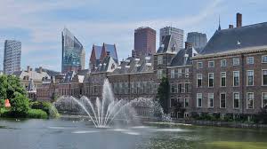 See a recent post on tumblr from @pershing100 about binnenhof. Visit The Hague Old Town Binnenhof The Hague Walking Tour Map