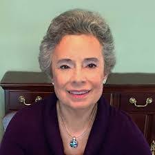 Suzanne Rothwell's Instagram, Twitter & Facebook