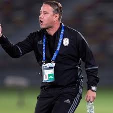 De roemeense voetbalclub steaua boekarest heeft in constantin galca de opvolger voor de opgestapte trainer laurentiu reghecampf gevonden. Telenovela Reghecampf La Craiova A Ajuns La Final S Ar Intoarce Doar La Steaua