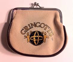 Amazon Com Wizarding World Of Harry Potter Gringotts Goblin Bank Coin Change Purse Harry Potter Universal Harry Potter Harry Potter World