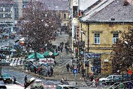 În perioada crăciunului maximele vor ajunge până la 10 grade celsius, iar de revelion vor depăși această valoare. Cum Va Fi Vremea De CrÄƒciun È™i Revelion La Satu Mare Fulgi De Nea In Noaptea Dintre Ani