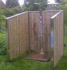 Sichtschutz Fur Gartendusche 35 Tolle Beispiele Archzine Net Gartendusche Garten Und Sichtschutz