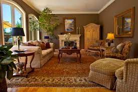 Honestly, compiling this list made our eyes whirl. 24 Warm And Inviting Traditional Living Room Decor Ideas