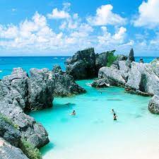 It is one of the most accessible & picturesque beaches in bermuda. A Short Travel Guide To Bermuda Which Is Weird Beautiful And Filled With Delicious Rum Drinks Gq