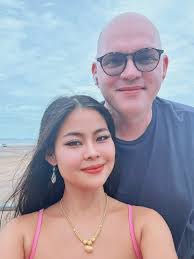 Jerri Bowen's Instagram, Twitter & Facebook