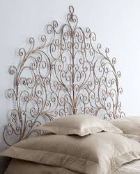 gorgeous iron scroll headboard horchow chambre shabby chic idees chambre decoration shabby chic