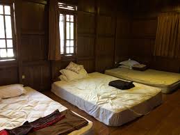 Bantal guling villa lembang berselang 6 menit berkendara ke farm house susu lembang, 8 menit berkendara ke observatorium bosscha dan 10 menit berkendara ke de' ranch. Bantal Guling Villa Prices Guest House Reviews Bandung Indonesia Tripadvisor