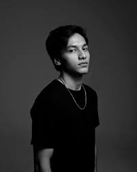 Pasalnya, ia terlihat mengunggah foto masa kecilnya di instagram tidak jauh berbeda dengan wajahnya sekarang ini, wajah jefri nichol kecil tetap tampan. Jefri Nichol Wallpapers Wallpaper Cave