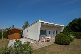 Auf luxuryestate finden sie tausende von anzeigen ausgewählt von den besten immobilienagenturen im luxussegment in deutschland. Bungalow Am See Brandenburg Immobilienmakler Berlin Brandenburg