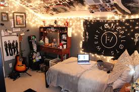 10 Budget Friendly Accessories To Create Luxurious Space Music Bedroom Room Inspiration Cool Rooms