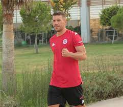 Nuri şahin'den jürgen klopp sözleri! Nuri Sahin Ile Lukas Podolski Nin Yollari Yeniden Kesisti Ilk Antrenmanda Fotomac