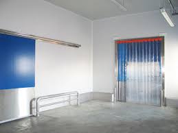 Le produit idéal pour les portes et portails dans l'agriculture et les usines de production. Rideau A Lanieres Pour Chambres Froides Dagard