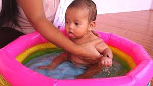Kolam renang anak jumbo tinggi 65cm uk 240cm kolam mainan anak free pompa bestway swimming pool rp464.520 Unboxing Kolam Renang Anak Kecil Bundar Bayi Lucu Mandi Cute Baby Bath Time Youtube